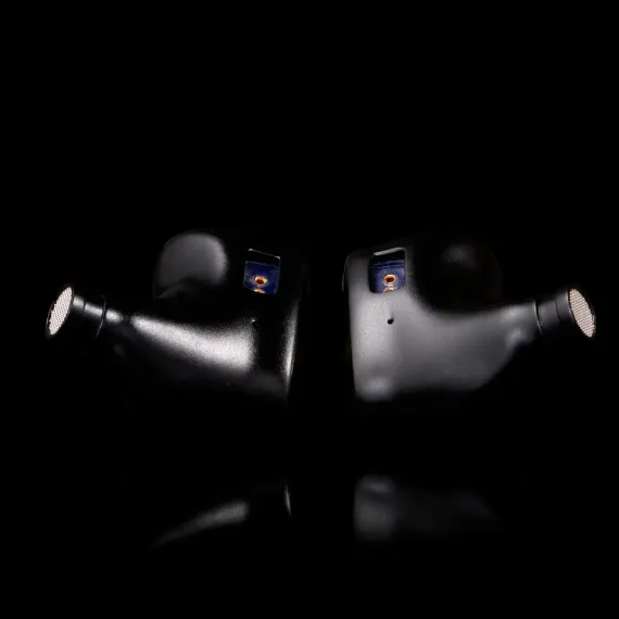 Noble Audio Vanguard Black Amber