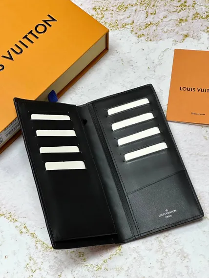 Бумажник Louis Vuitton Brazza Taurillon черный