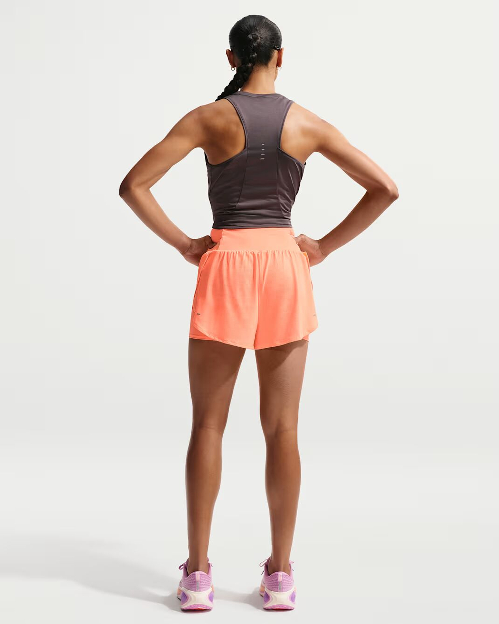 Nike Flow Женские сетчатые шорты для бега Dri-FIT 2 в 1 - NIKE