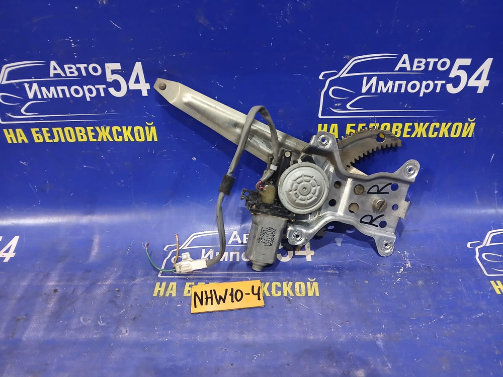 Стеклоподъемник задний правый TOYOTA PRIUS 1998