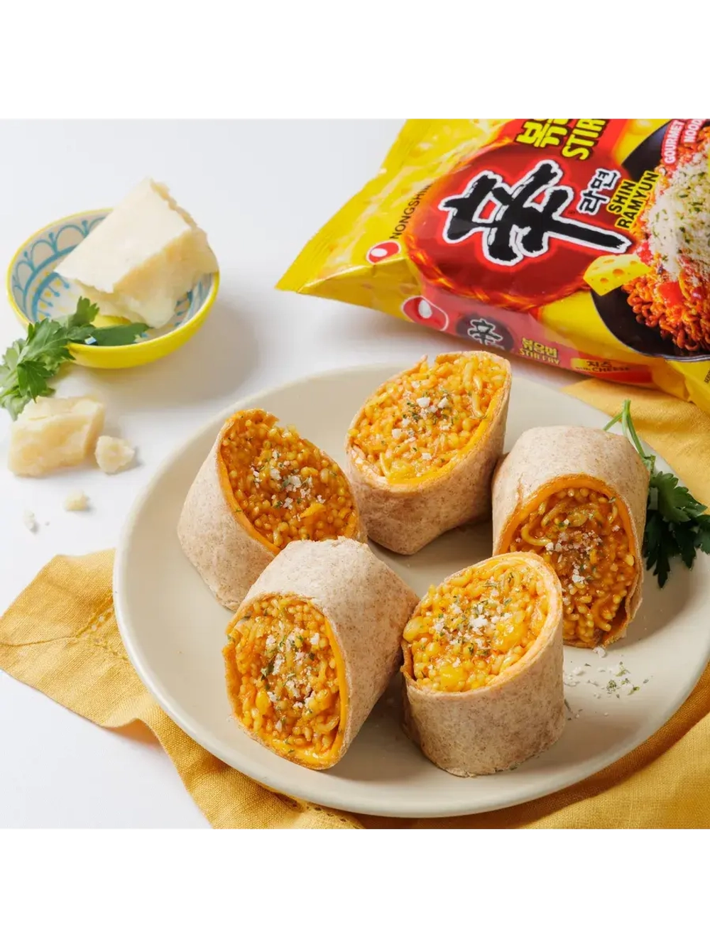 Лапша жареная с сыром Shin Ramyun Stir Fry 136 г * 10 шт