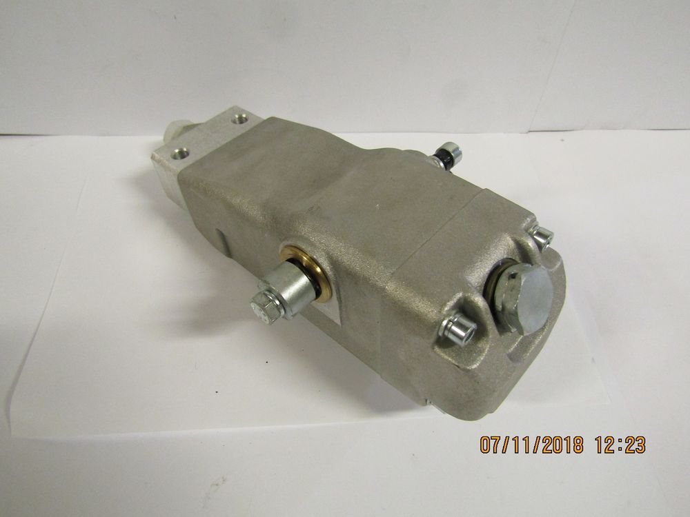 Насос управления реверсом в сборе TSS-СР-240/HAND PUMP ASSEMBLY