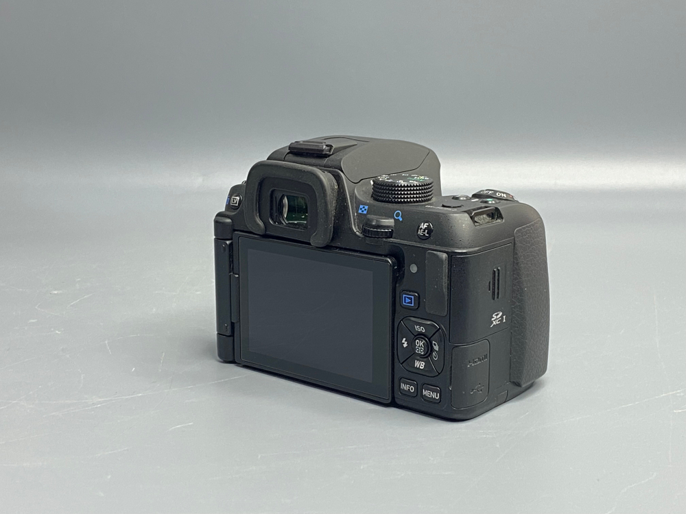 Pentax KF