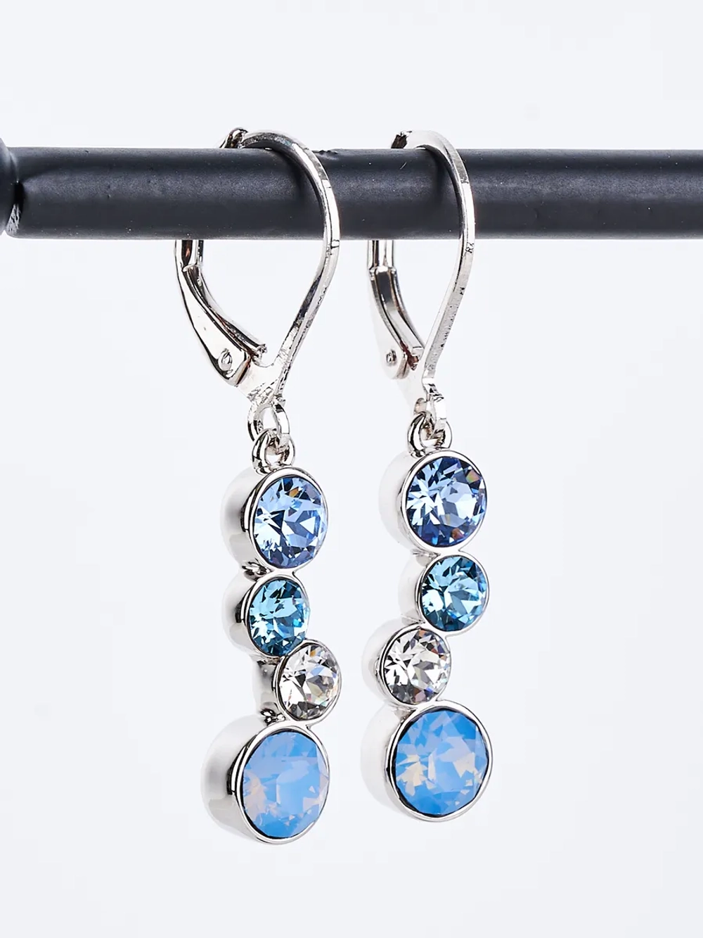 Серьги-подвески Эльза с голубыми кристаллами Swarovski