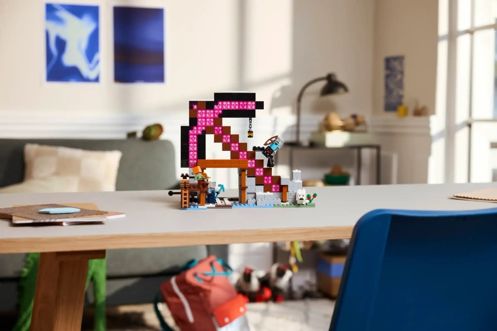Конструктор LEGO Minecraft 21277 Шахта с киркой
