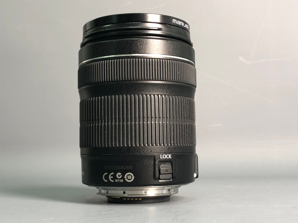 Canon 18-135mm IS STM царапка на передней линзе