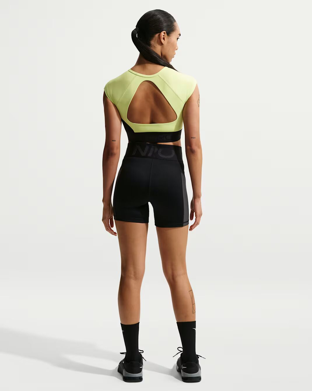 Nike Pro Sculpt Женские велосипедные шорты Dri-FIT с высокой талией (13 см) - NIKE