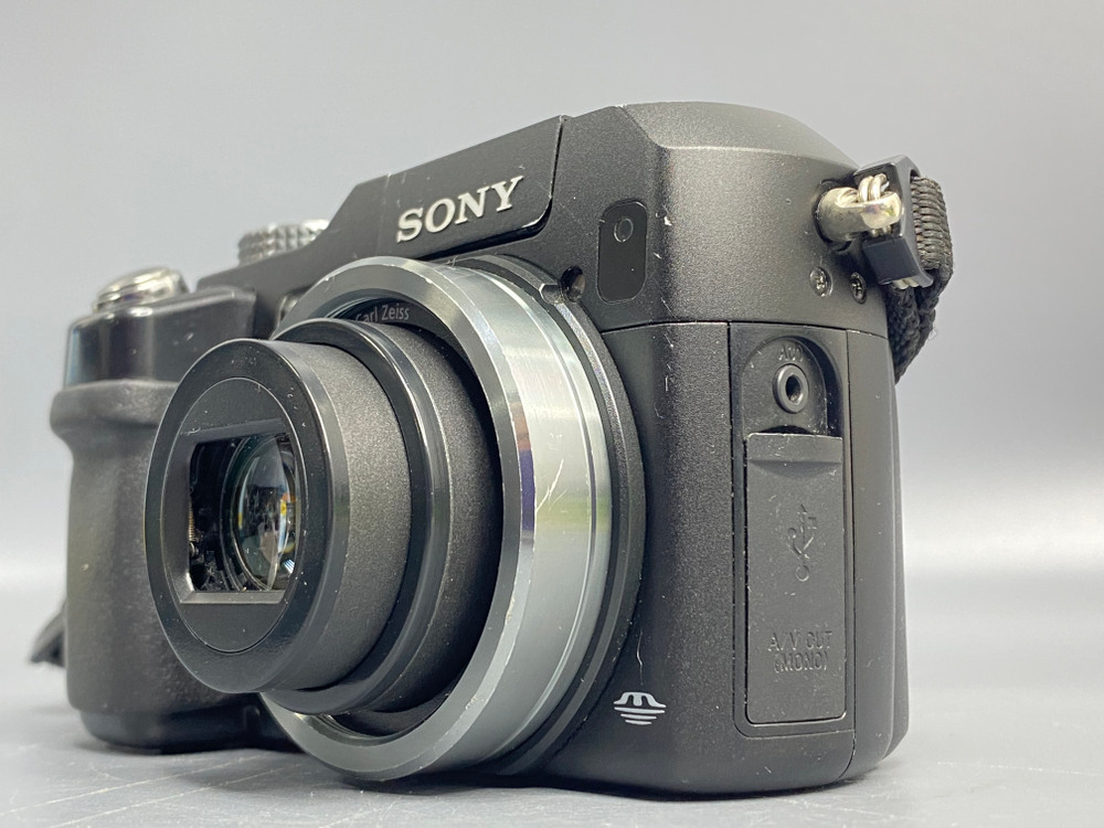 Sony Cyber-shot DSC-V3