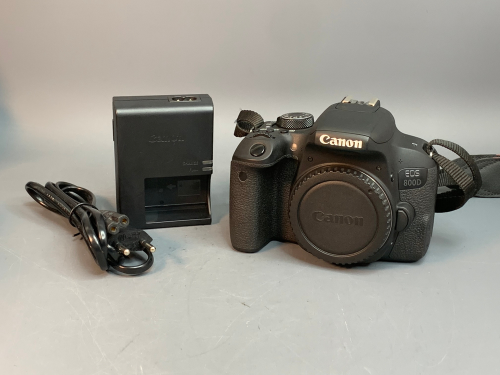 Canon EOS 800D Body 14.000 Кадров