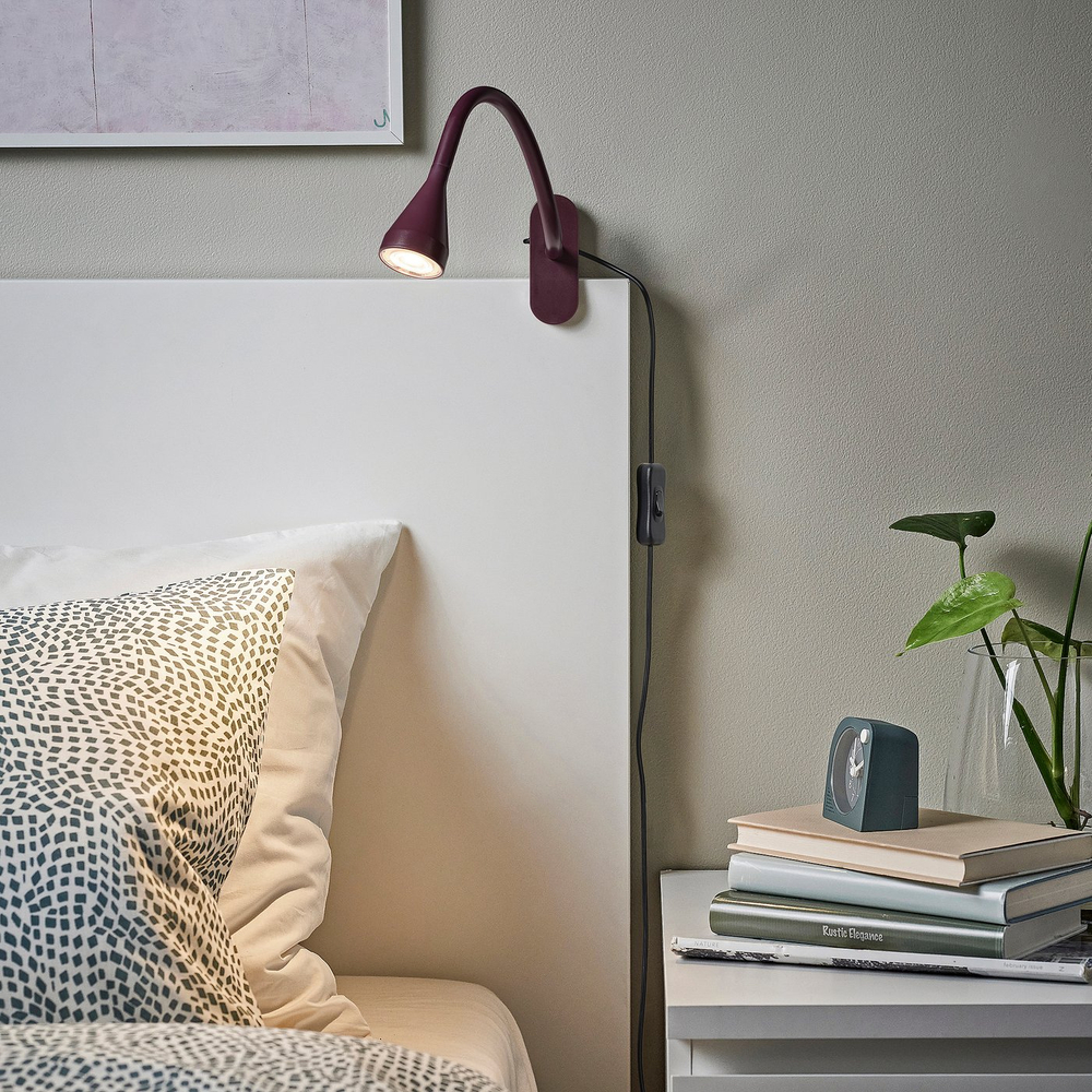 IKEA NÄVLINGE  (ИКЕА НЭВЛИНГЕ)  -  LED-светильник с зажимом - тёмно-красный