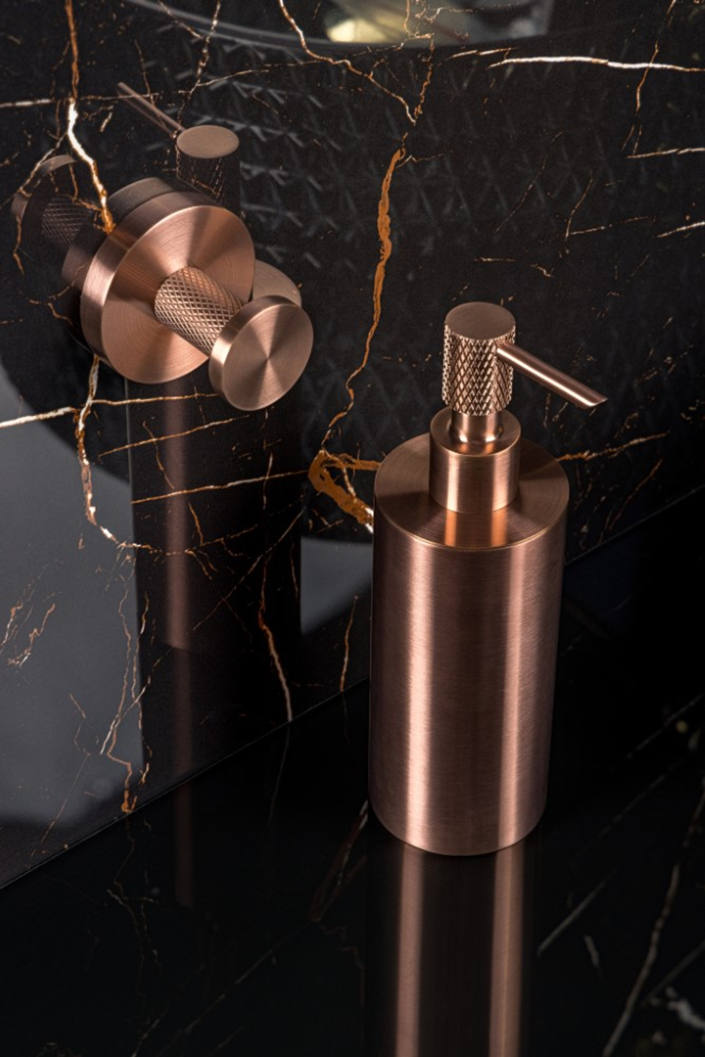 Крючок UNO COPPER BRUSHED