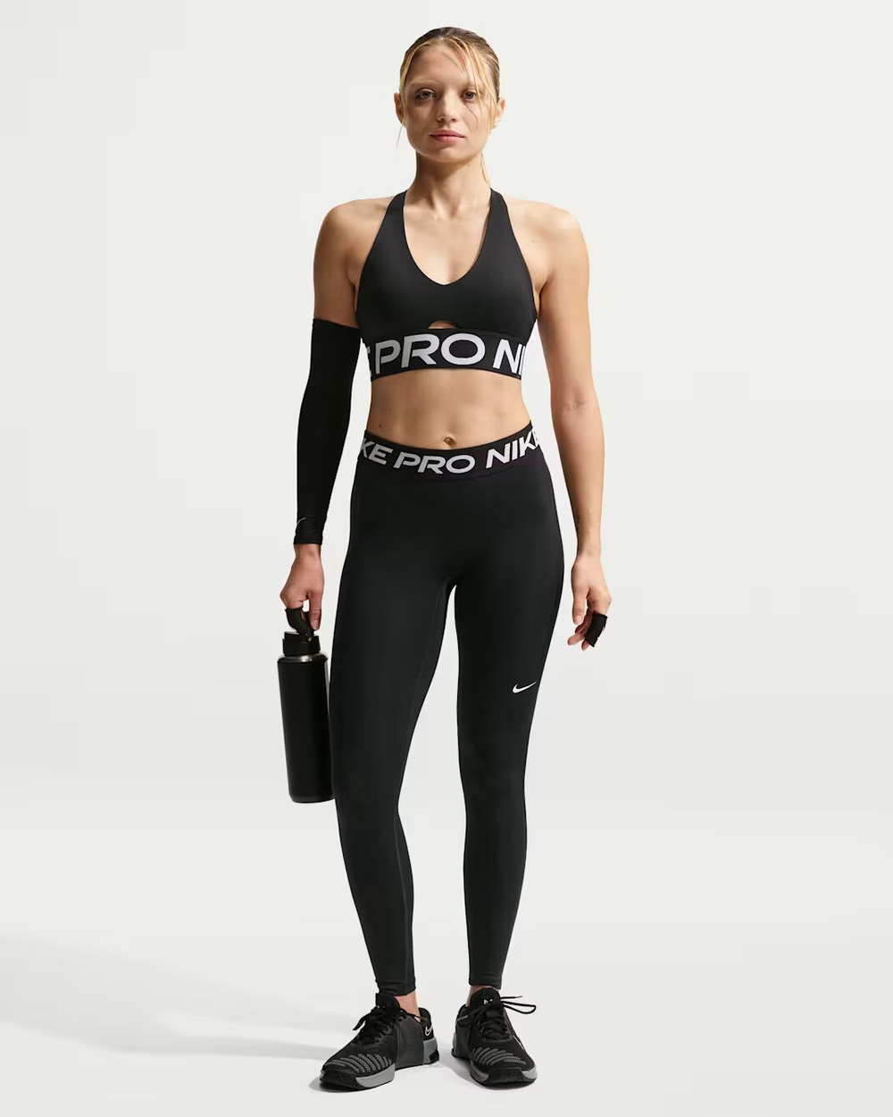 Nike Pro Sculpt Женский спортивный бюстгальтер со средней поддержкой и вставками - NIKE