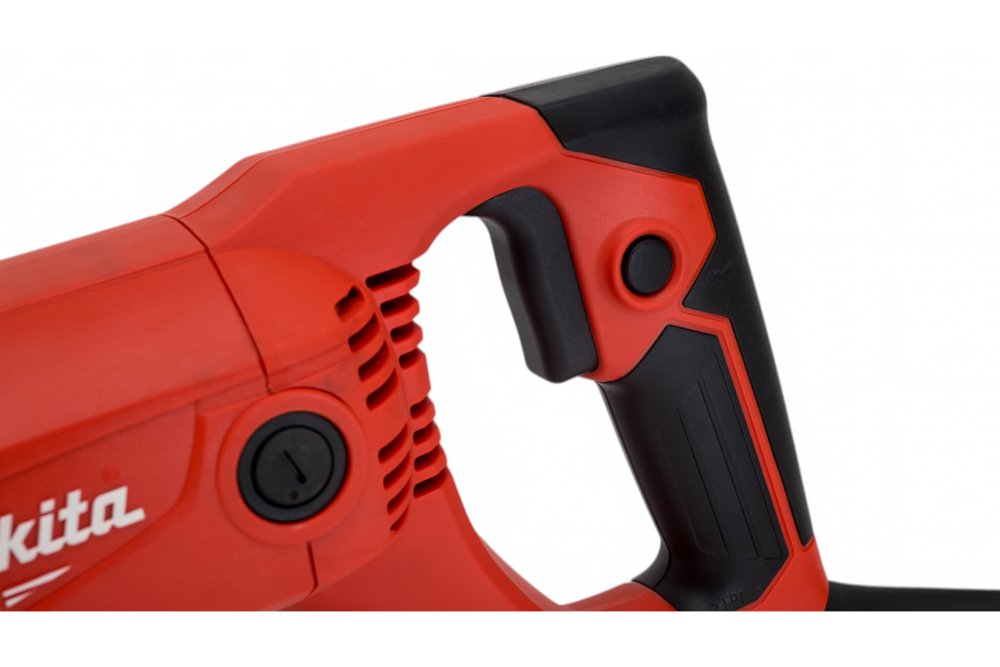 Сабельная пила Makita M4501