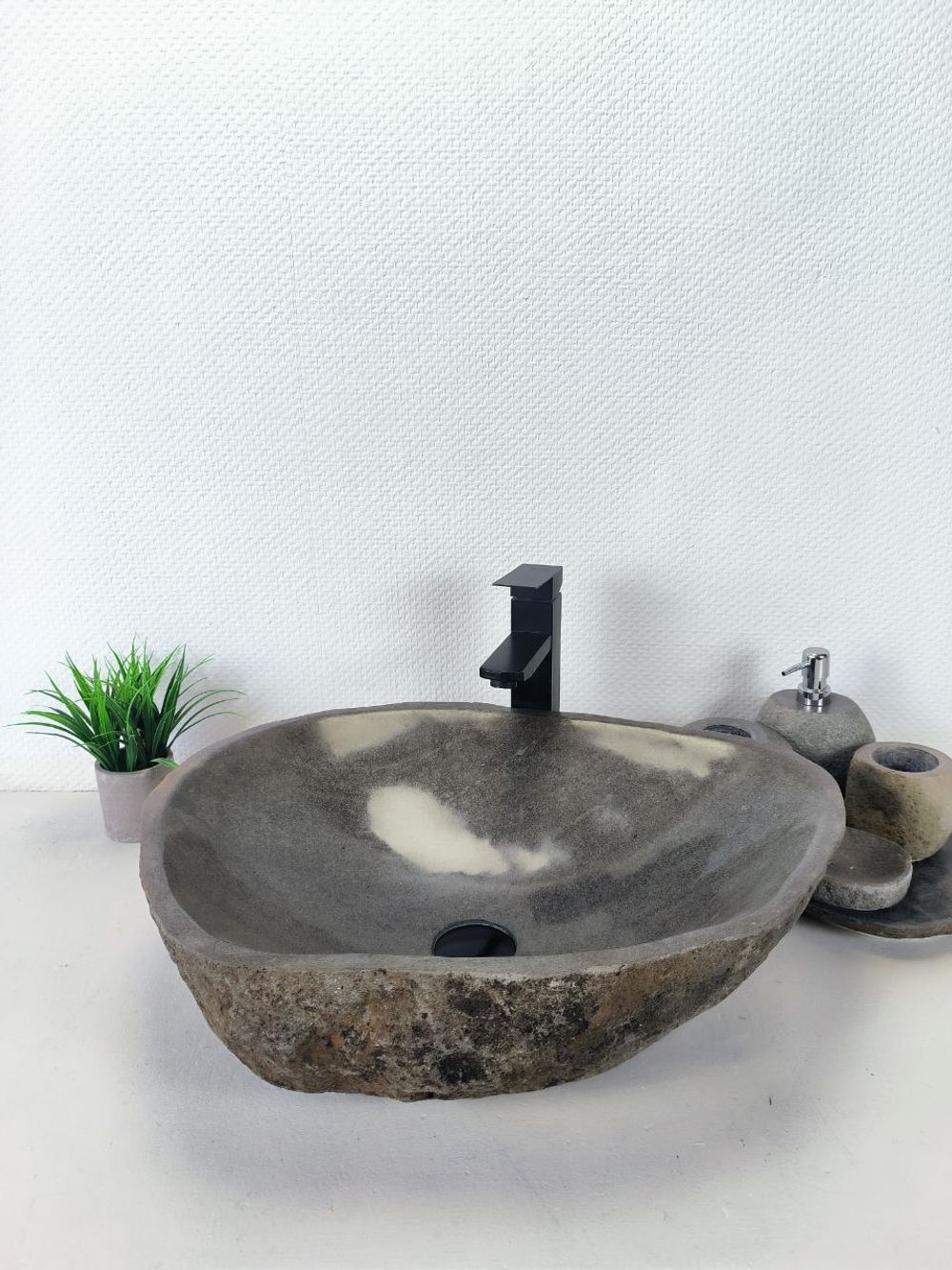 Раковина из речного камня RS-66188 56х43х15 из натурального камня