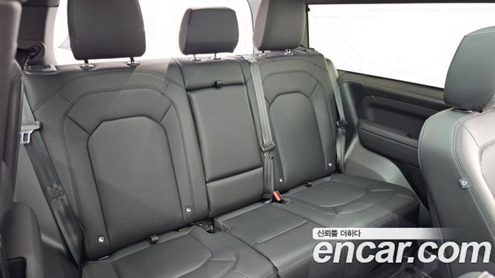 Land Rover Defender 90 D250 X-Dynamic SE — 2025