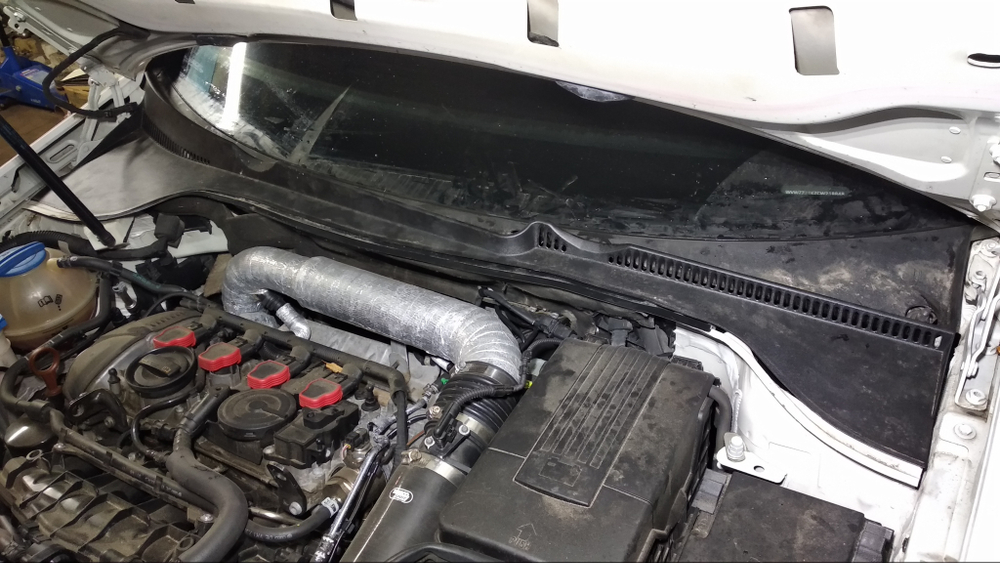 Распорка передних стоек (цельная) Volkswagen Golf 5 (V), 6 (VI) и Skoda Octavia 2 (A5)