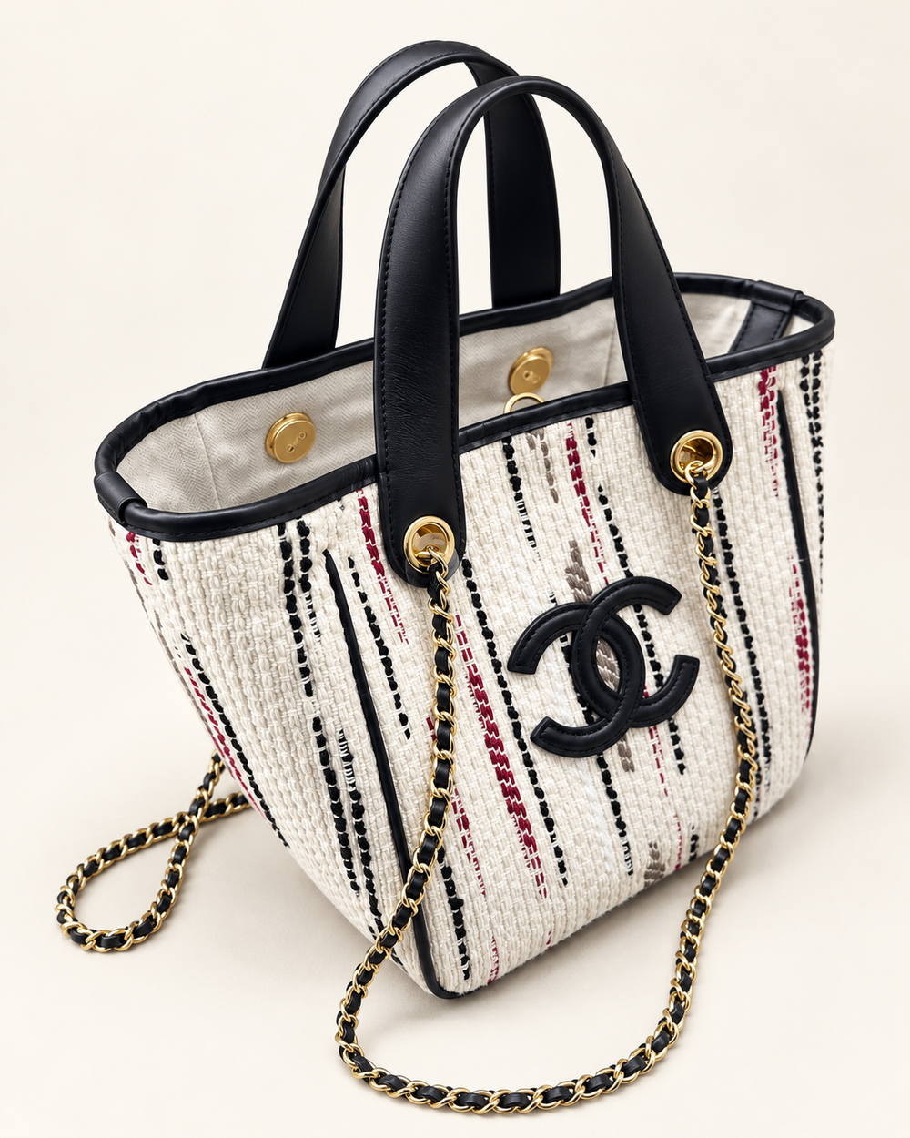Женская сумка-корзинка Chanel из канваса — белая, 21 см