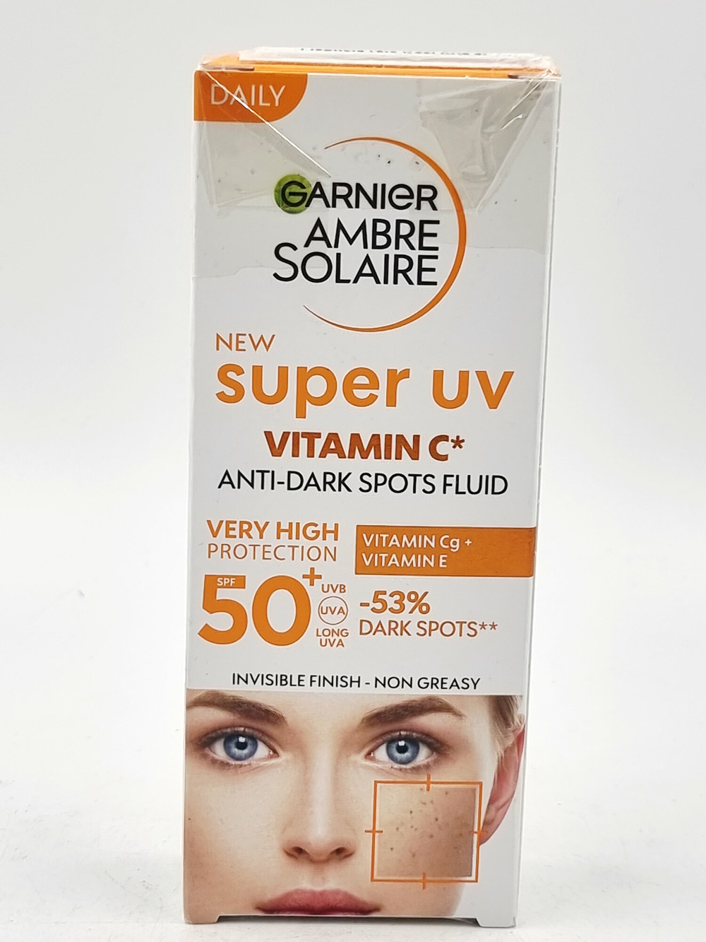 Крем-флюид Garnier Ambre Solaire  SPF 50+, защита от пигментации с витаминами С и Е, 40 мл (Франция)