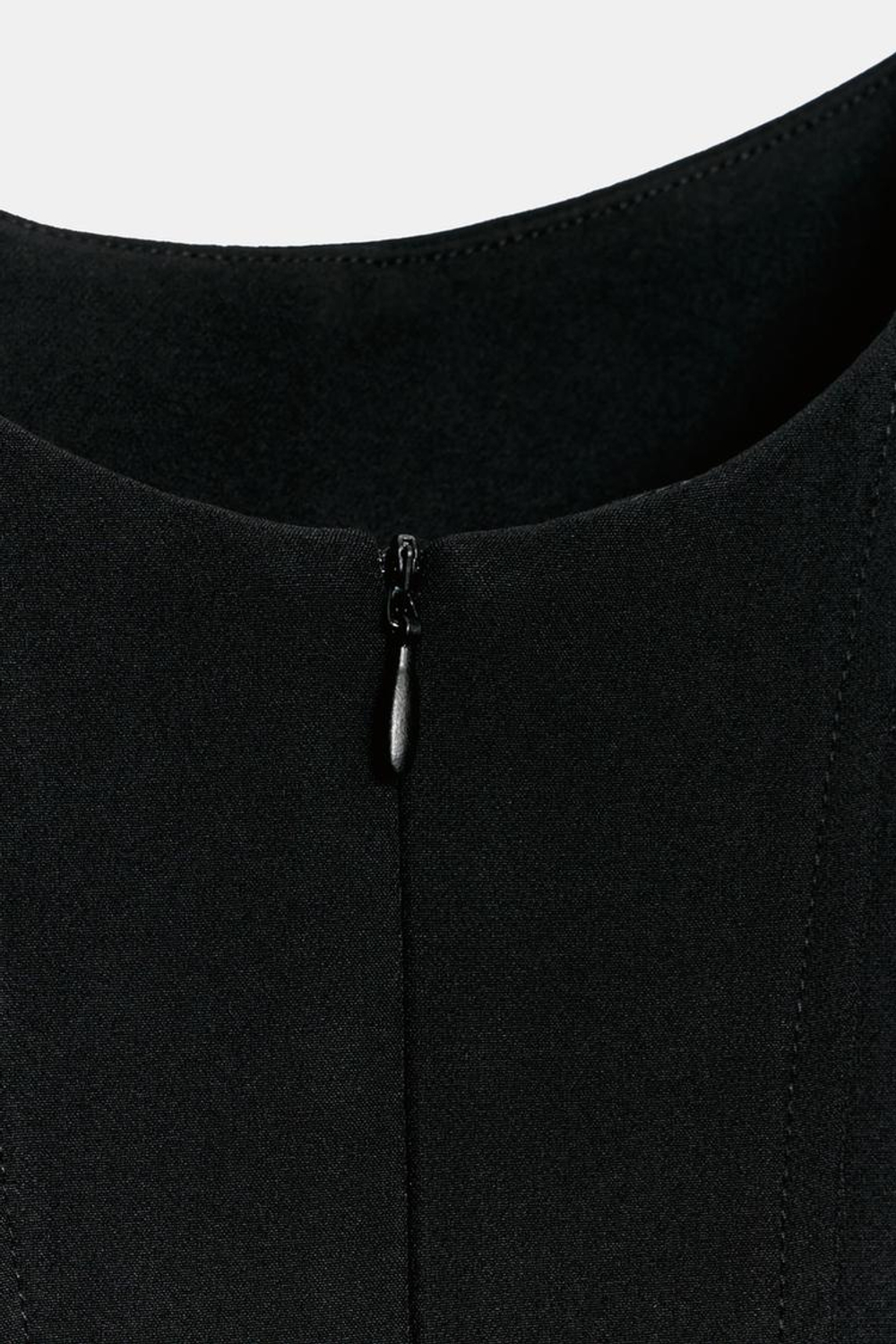 ZARA МИНИ-ПЛАТЬЕ С ОБЪЕМНЫМИ ШВАМИ, ЧЕРНЫЙ