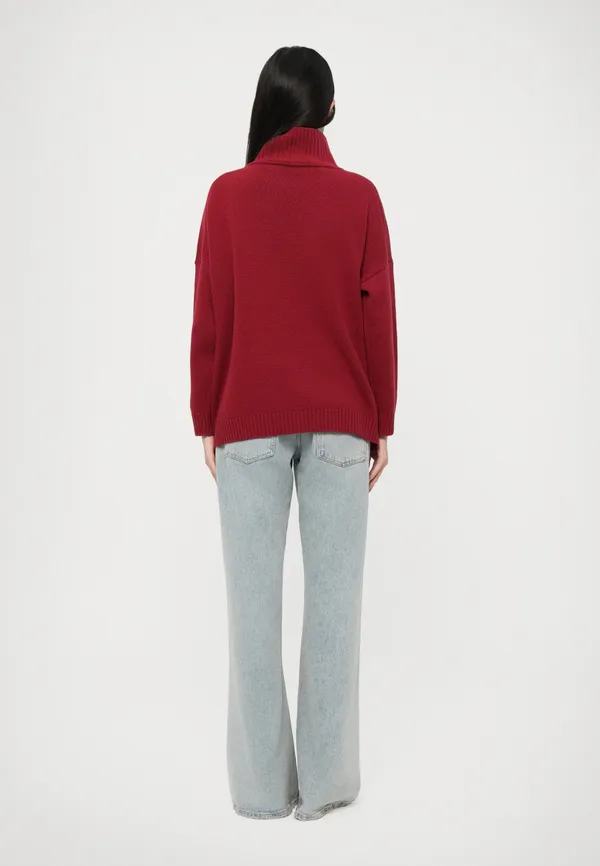 Свитер женский WEEKEND MAX MARA BORGIA