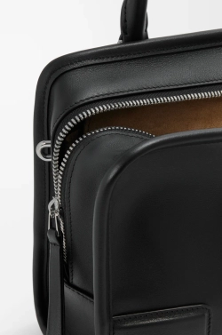 Loewe Маленькая сумка Amazona 180 из мягкой телячьей кожи, черный