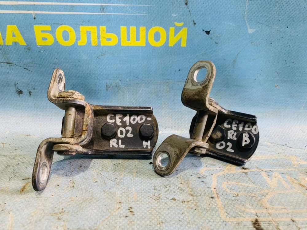Петля двери задней левой TOYOTA SPRINTER 1991