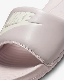 Сланцы женские NIKE W NIKE VICTORI ONE SLIDE