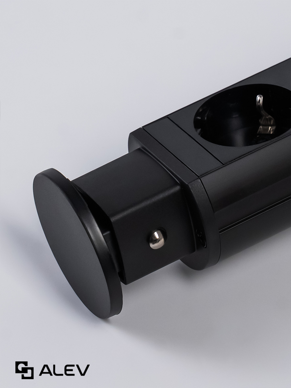 Вертикальная тройная розетка + 2 USB, черная