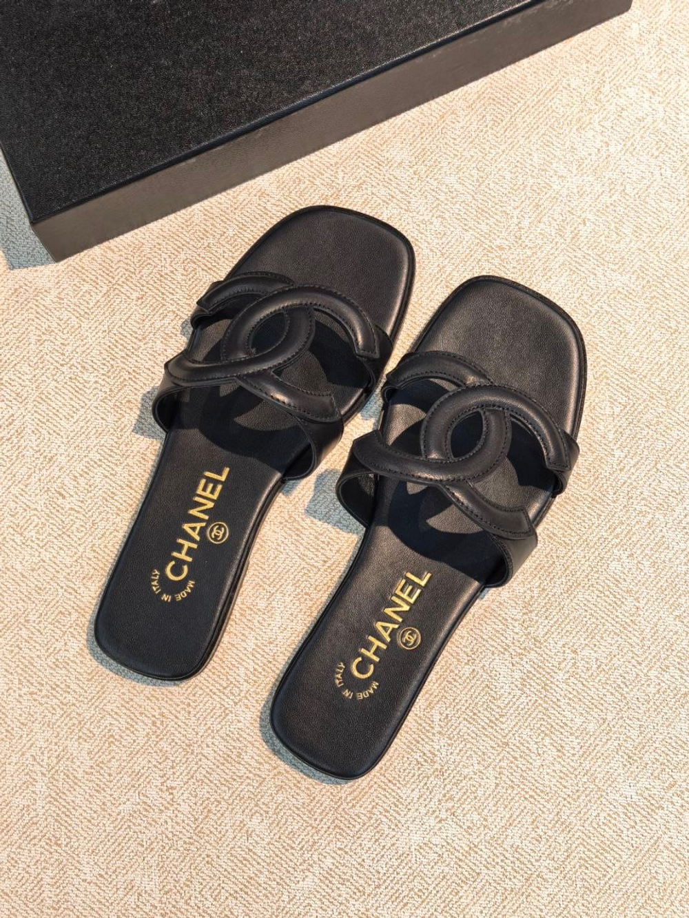 Шлепанцы Chanel