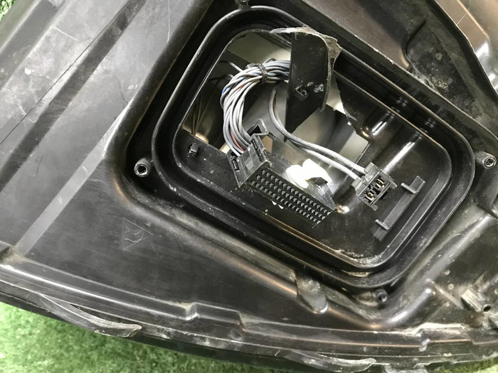 Битая Фара правая Mercedes E W213 (2020-2023) LED