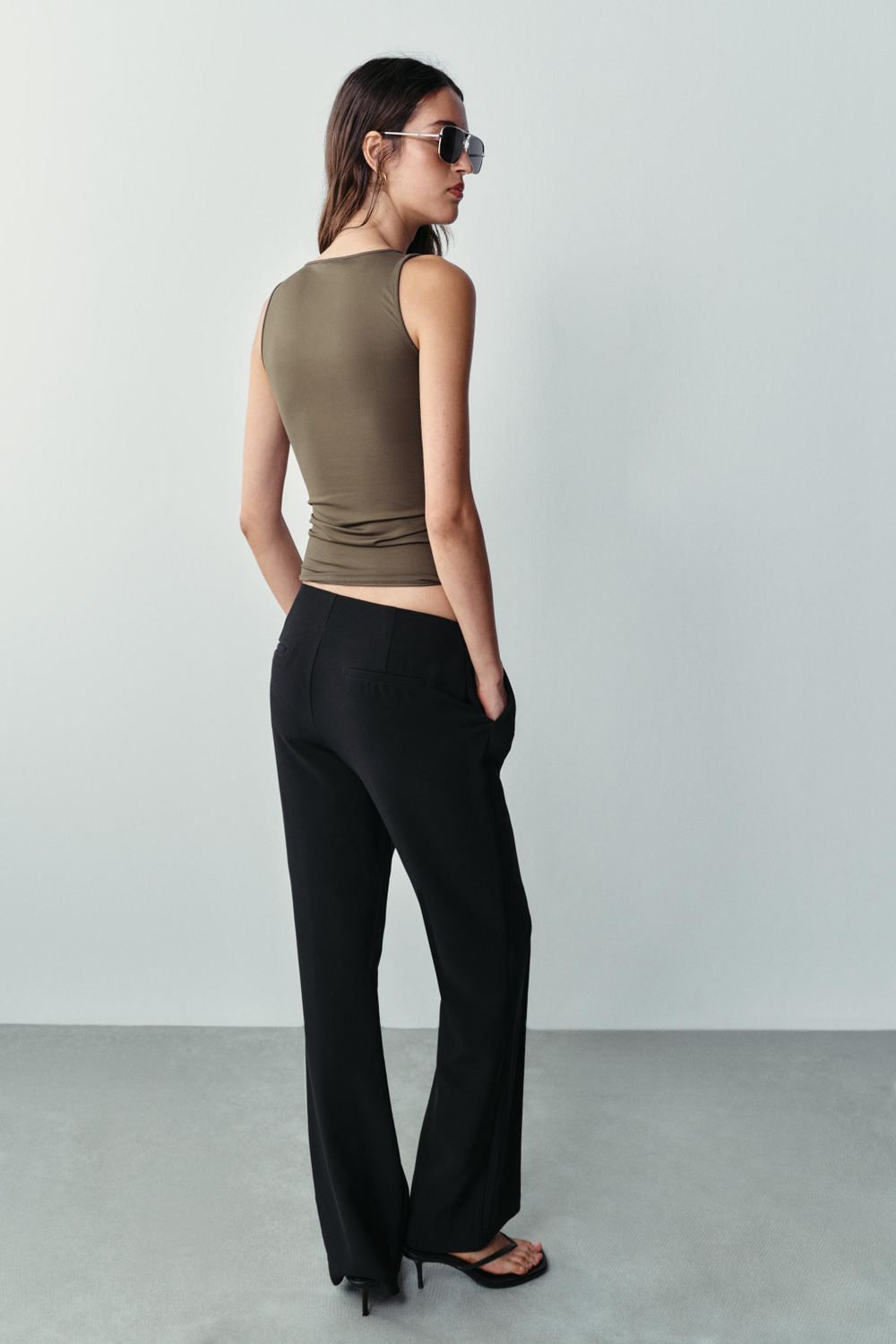 ТОП ИЗ ПОЛИАМИДА С ШИРОКИМИ БРЕТЕЛЯМИ — ZARA