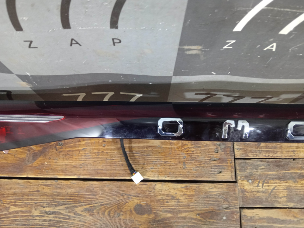 Фонарь зaдний центральный Omoda C5 22-нв Б/У Оригинал 605000724AA