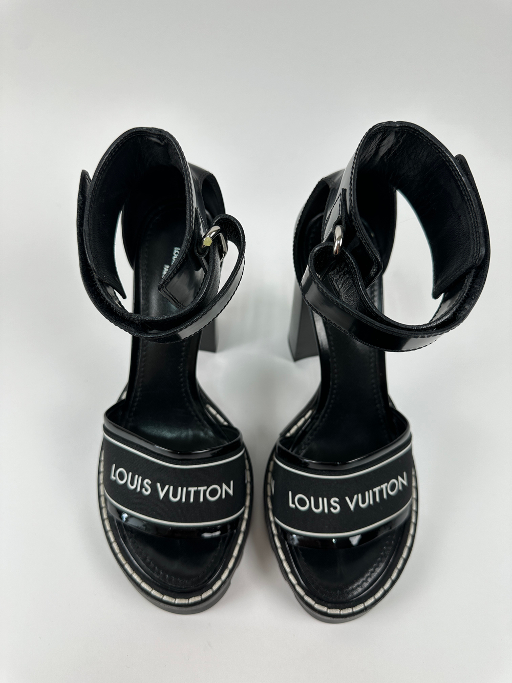 Босоножки Louis Vuitton Star Trail