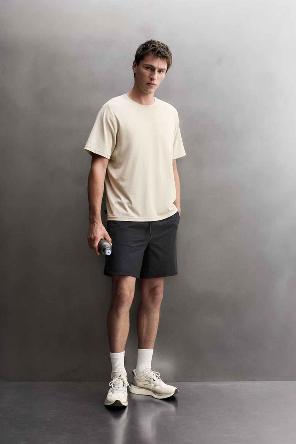 ZARA СПОРТИВНЫЕ ШОРТЫ 7”, ЧЕРНЫЙ