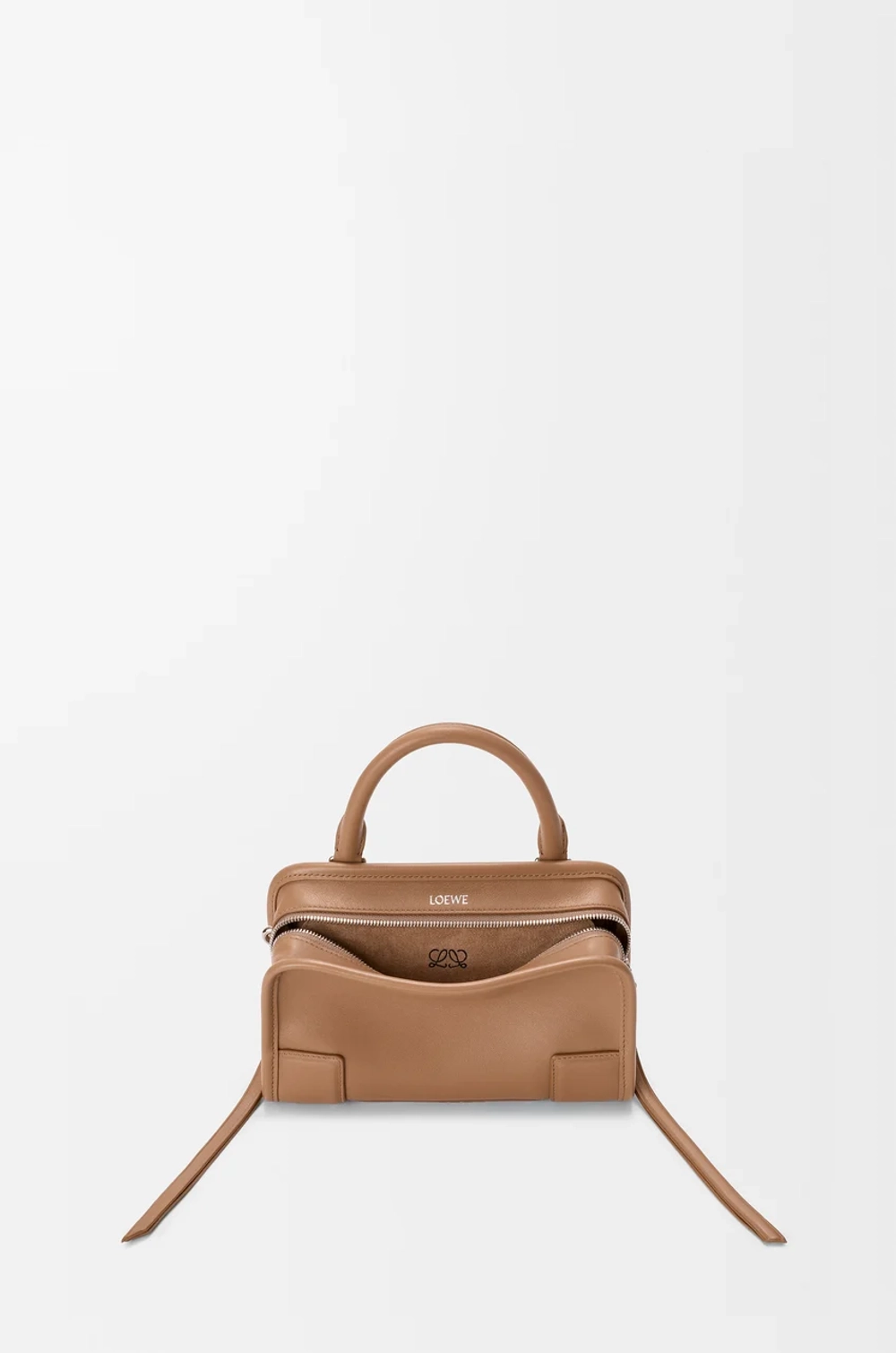 Loewe Мини-сумка Amazona 180 из мягкой телячьей кожи, мокко