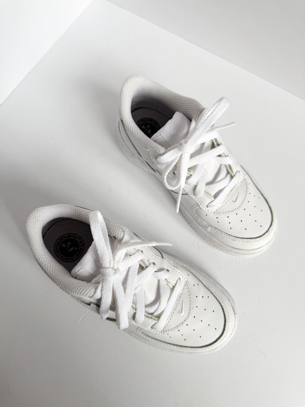 Новые кроссовки Nike, 27
