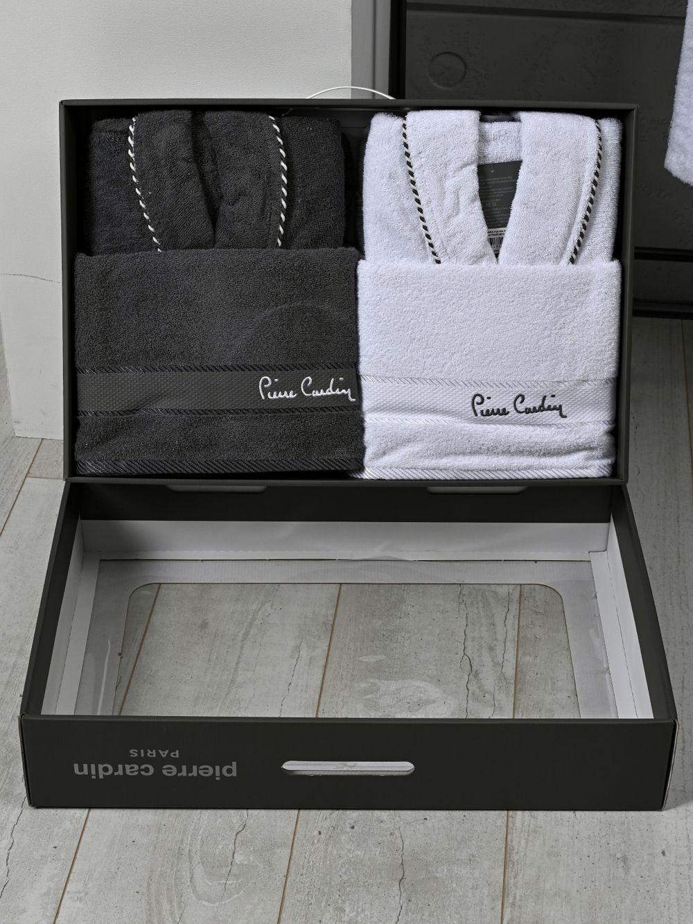 AST00074 PIERRE CARDIN HOME Набор 2 халата 2 полот. для лица 50х90 крем-серый