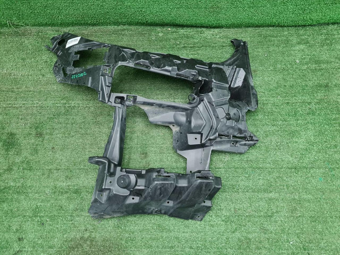 Кронштейн переднего бампера BMW X5 G05 (18-23)