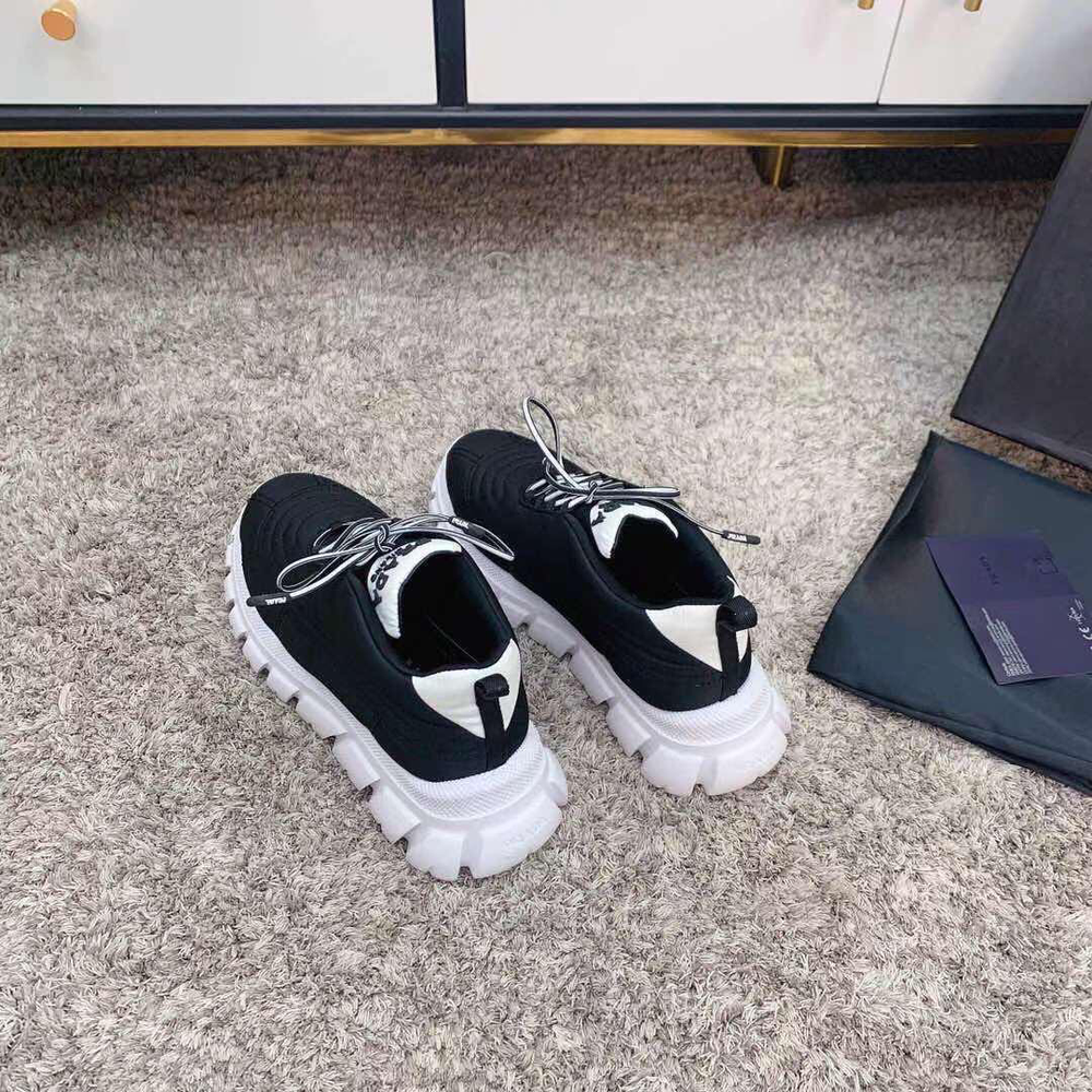 Кроссовки Prada