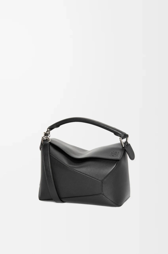 Loewe Маленькая сумка Puzzle Edge из классической телячьей кожи, черный