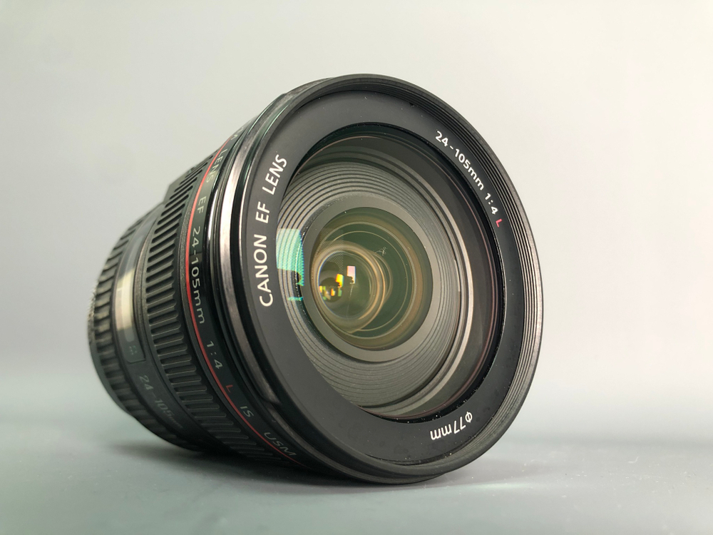 Canon 24-105mm 4L IS USM (С царапиной на линзе)