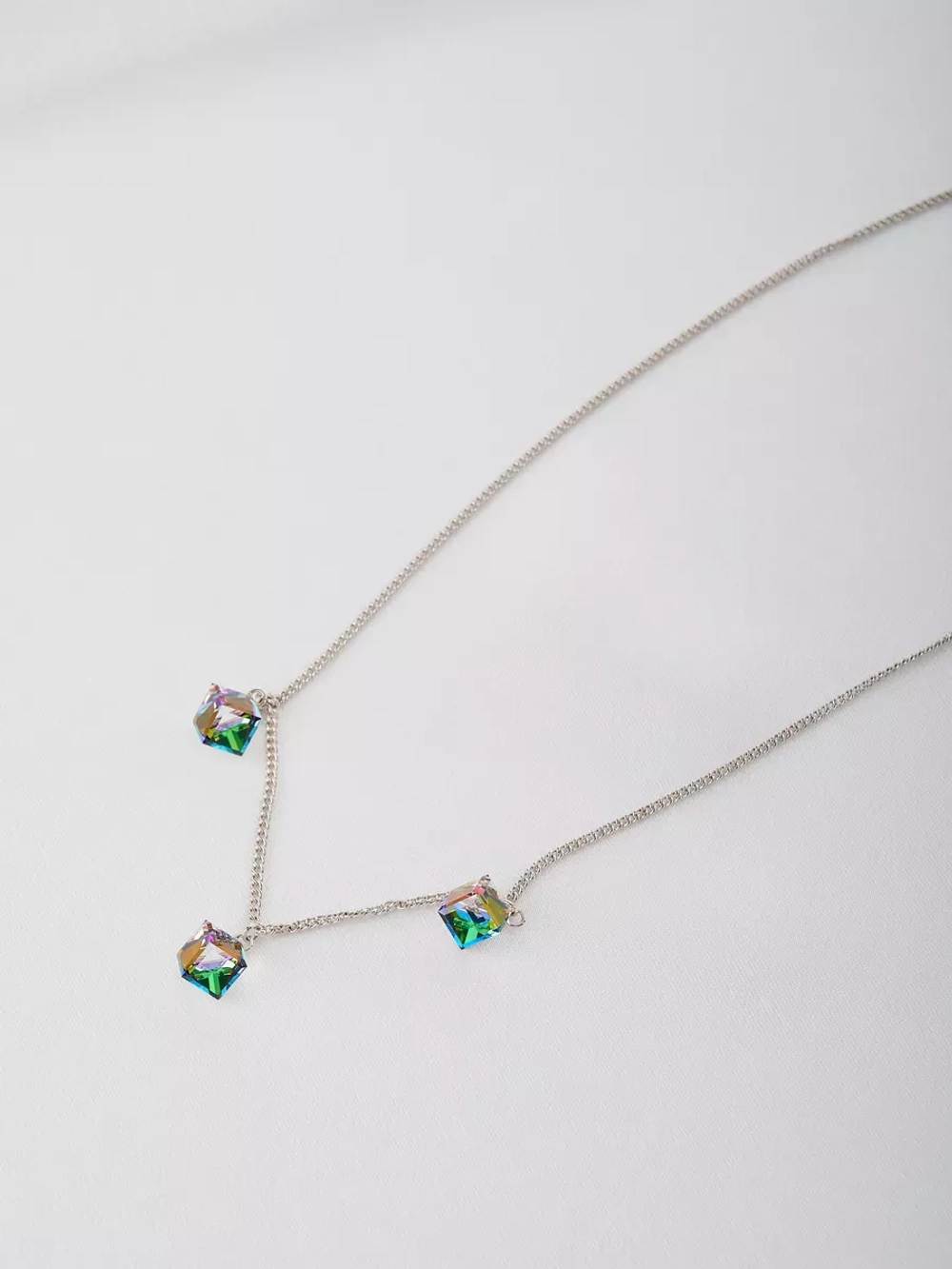 Колье Миражи с зелеными кристаллами-хамелеонами Swarovski