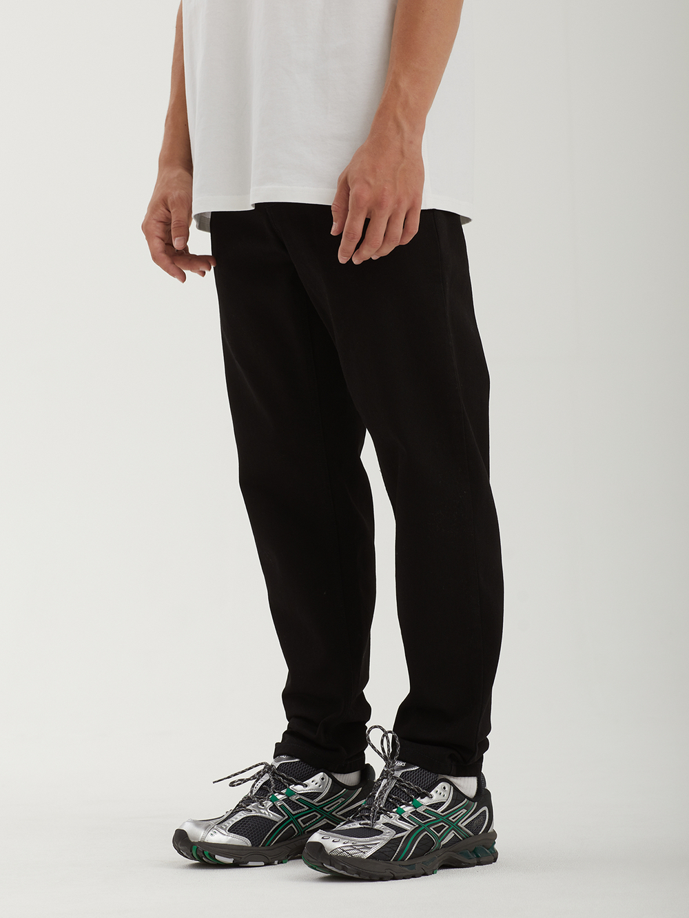 Мужские Джинсы (Relaxed Tapered Fit) Newel