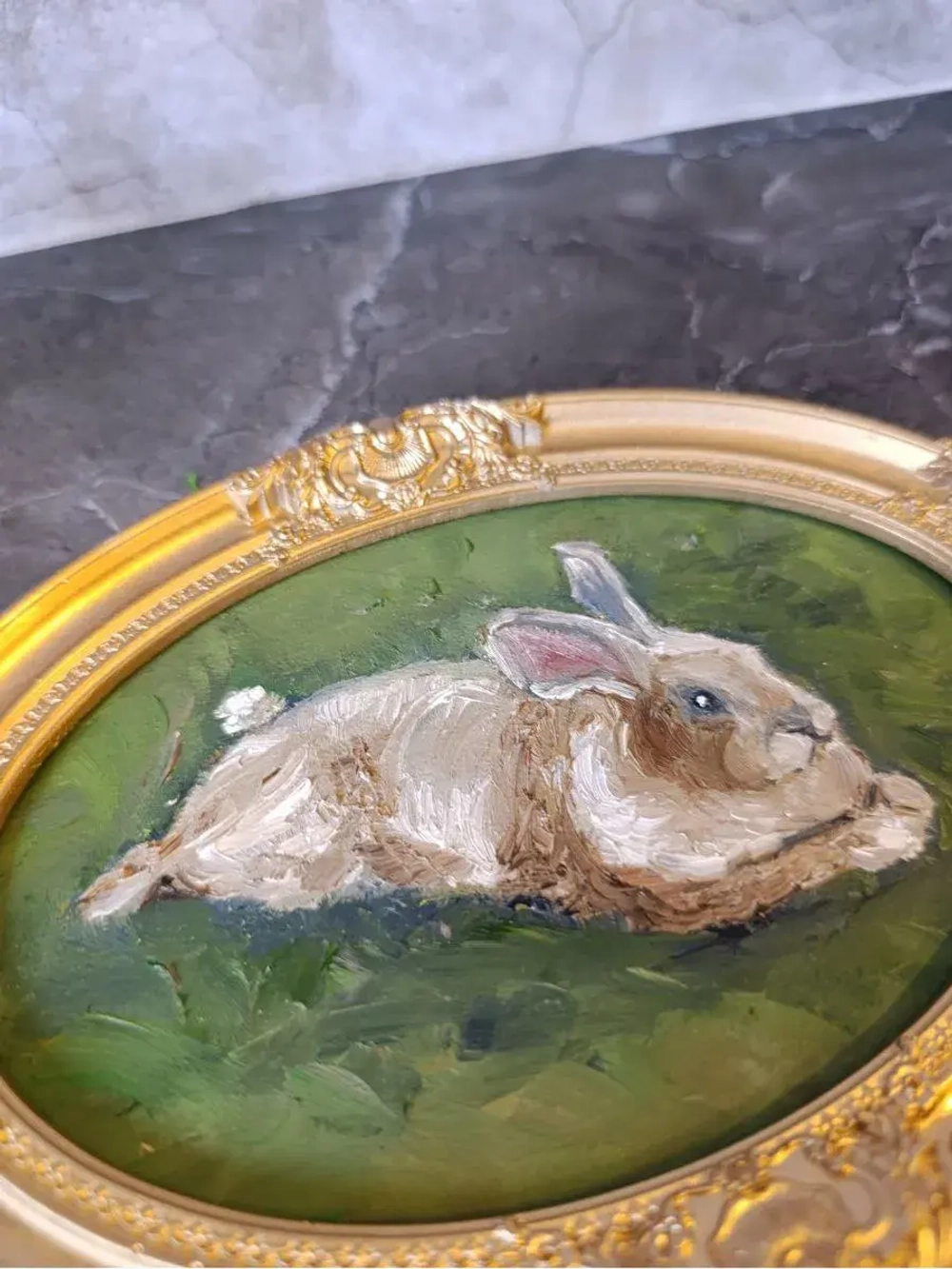 Картина овальной рамке