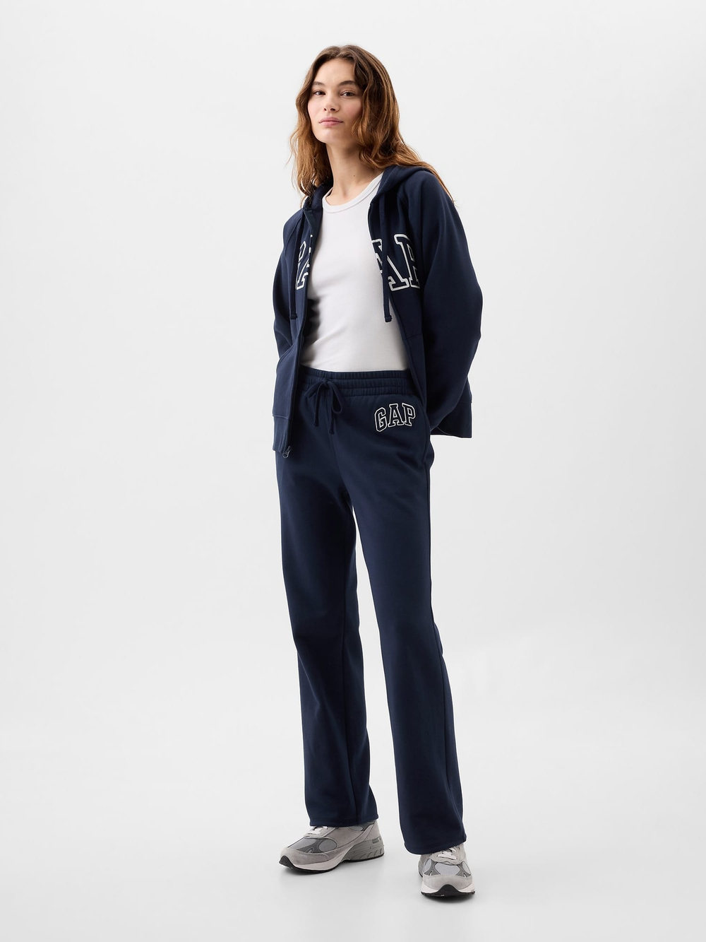 Флисовые спортивные брюки с логотипом Gap Bootcut - GAP