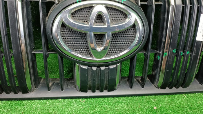 Решетка радиатора Toyota Land Cruiser Prado 150 (2017-н.в.)