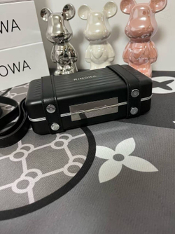 Сумка через плечо Rimowa