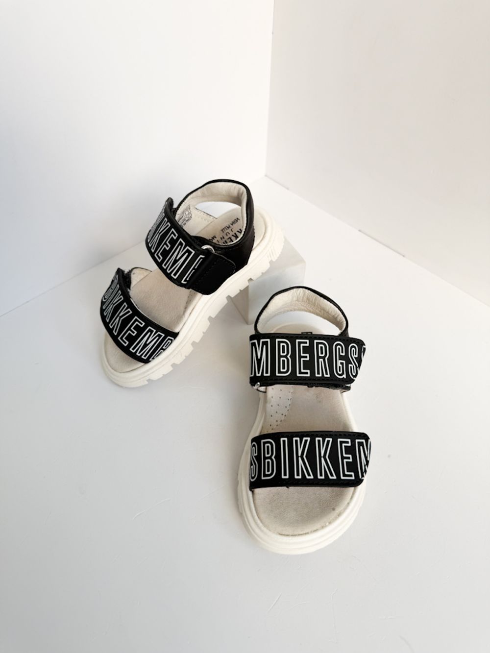Новые сандалии Bikkembergs, 24