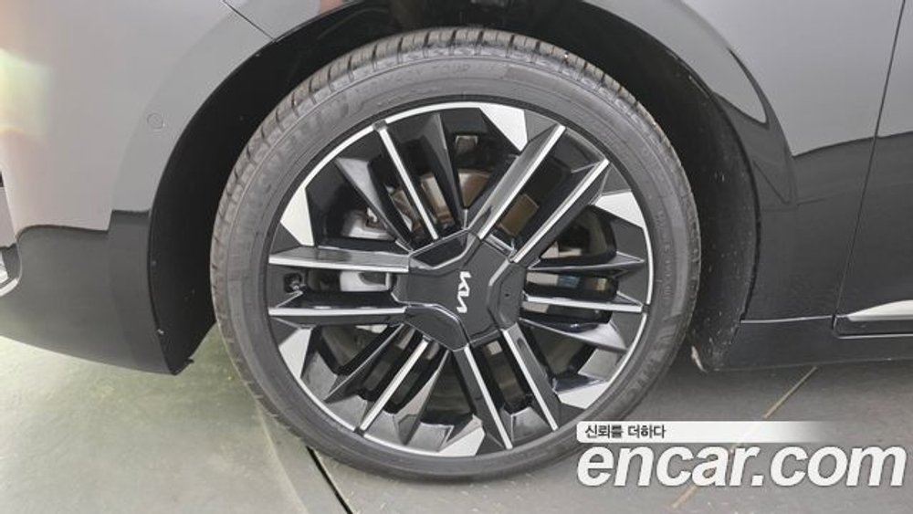 KIA K8 Signature — 2025