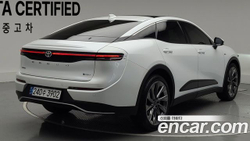 Toyota Crown 2.5 4WD Hybrid — 2025